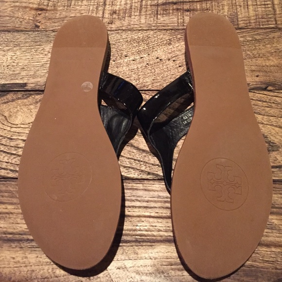 Size 11 black Tory Burch sandals - Picture 2 of 3